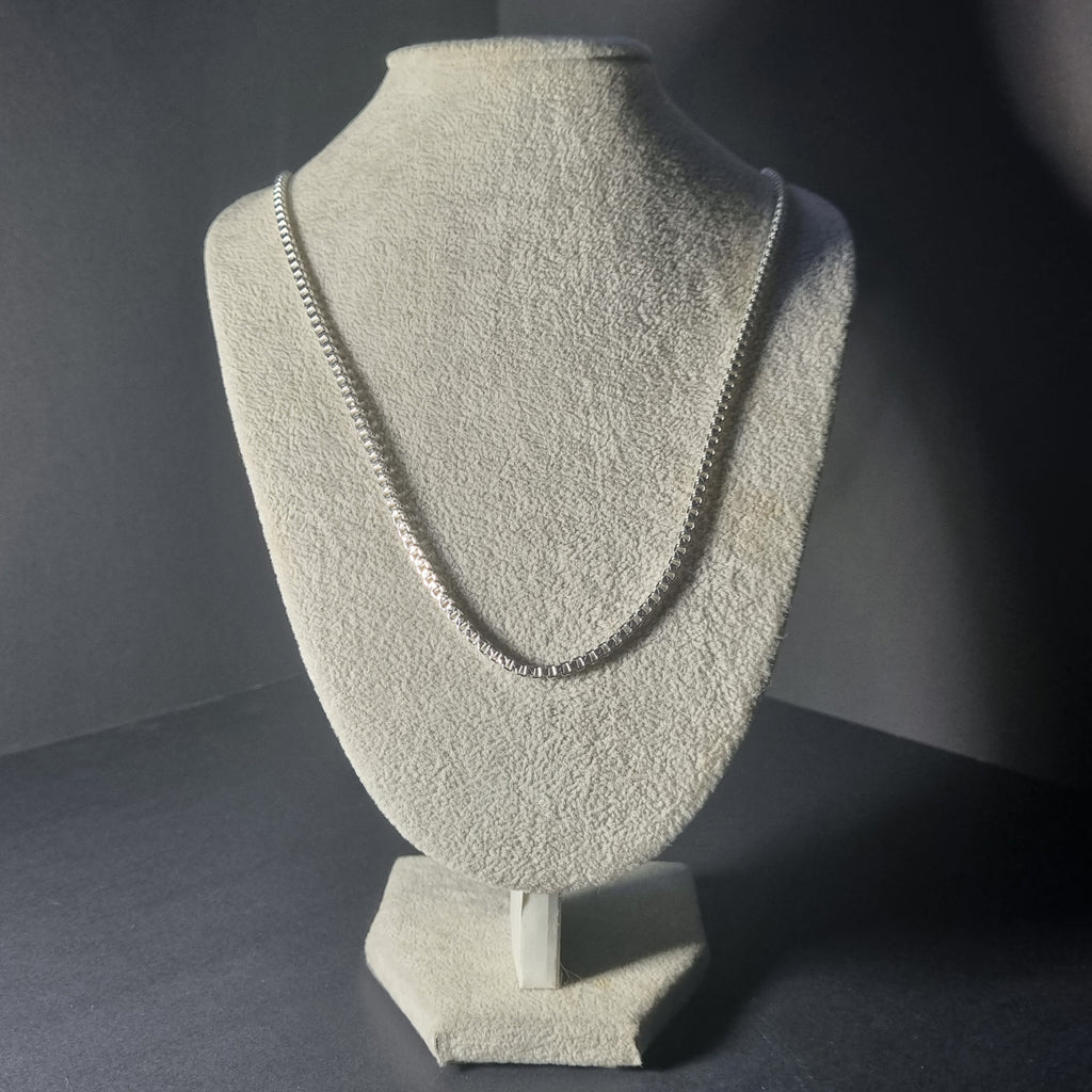 Cadena Veneciana de Plata • 67 cm largo • 2 mm ancho