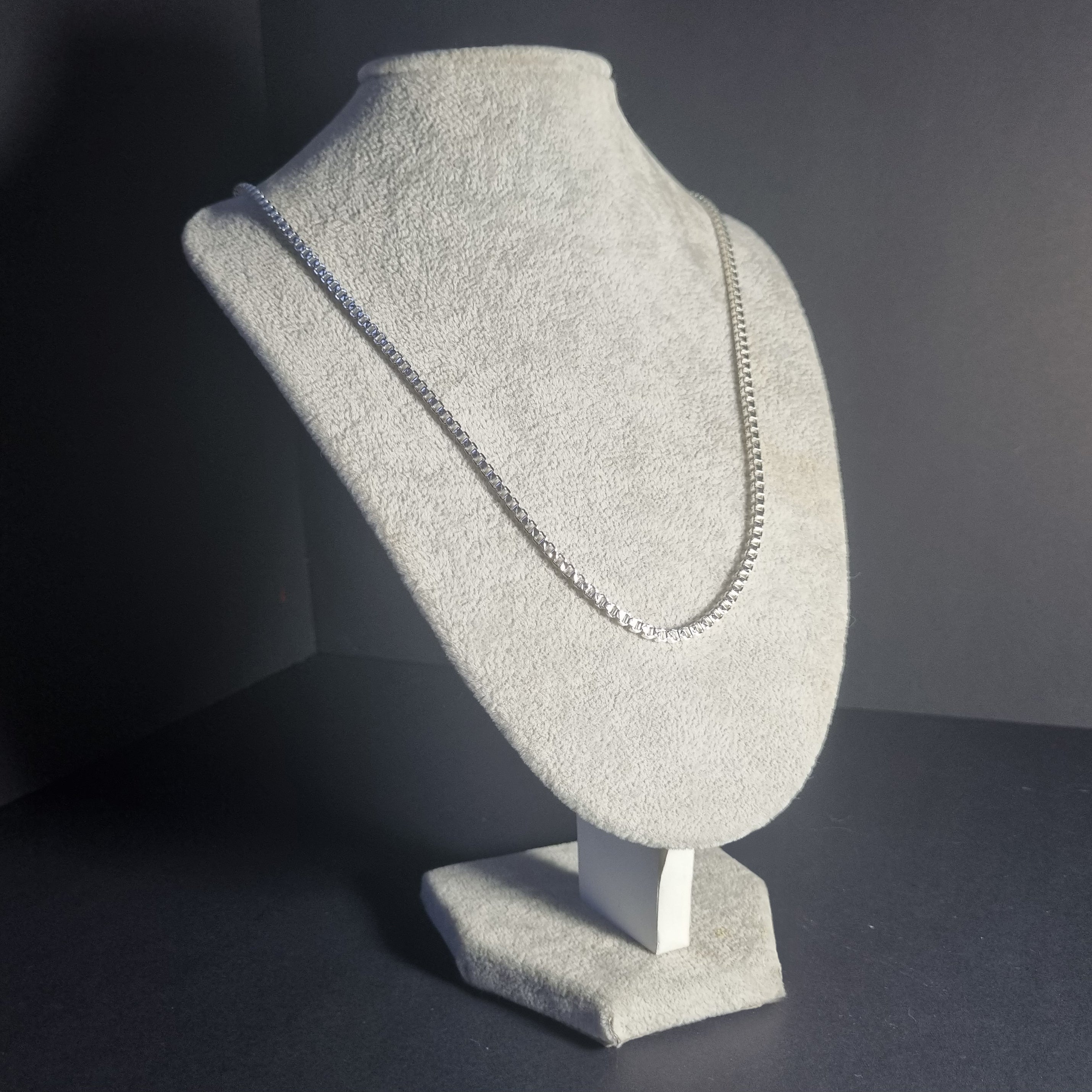 Cadena Veneciana de Plata • 67 cm largo • 2 mm ancho