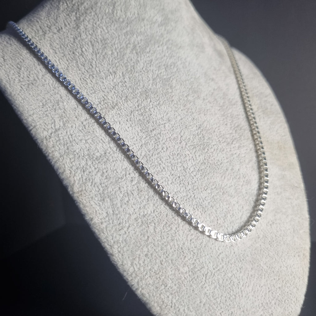 Cadena Veneciana de Plata • 67 cm largo • 2 mm ancho