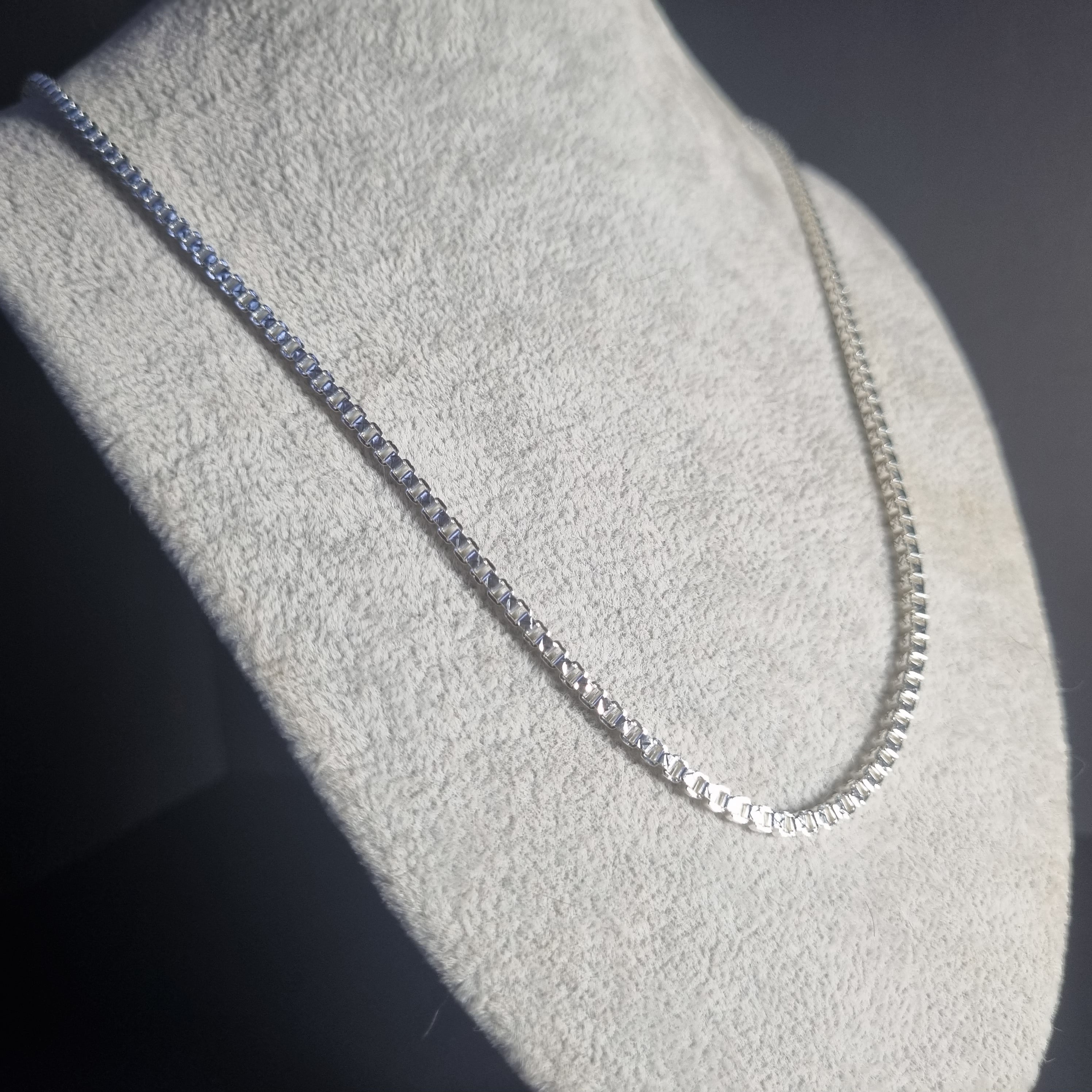 Cadena Veneciana de Plata • 67 cm largo • 2 mm ancho