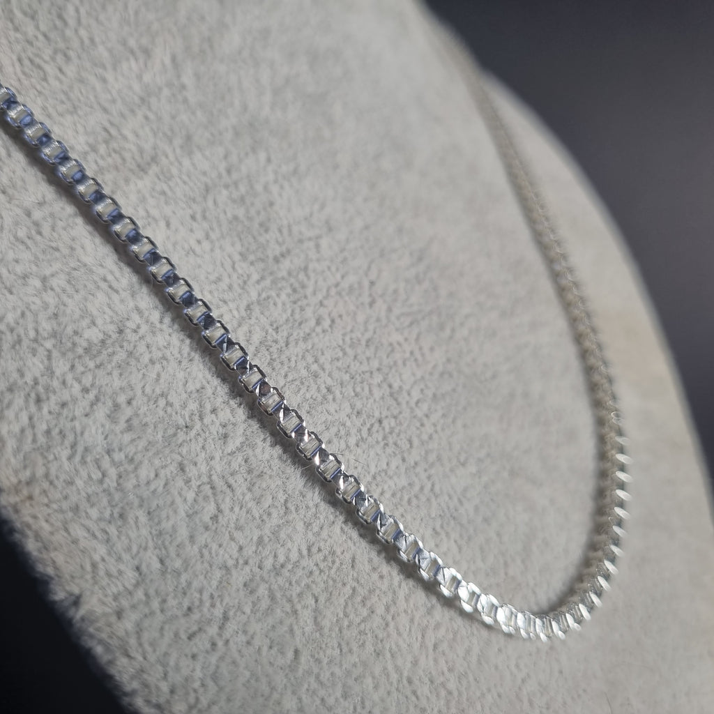 Cadena Veneciana de Plata • 67 cm largo • 2 mm ancho