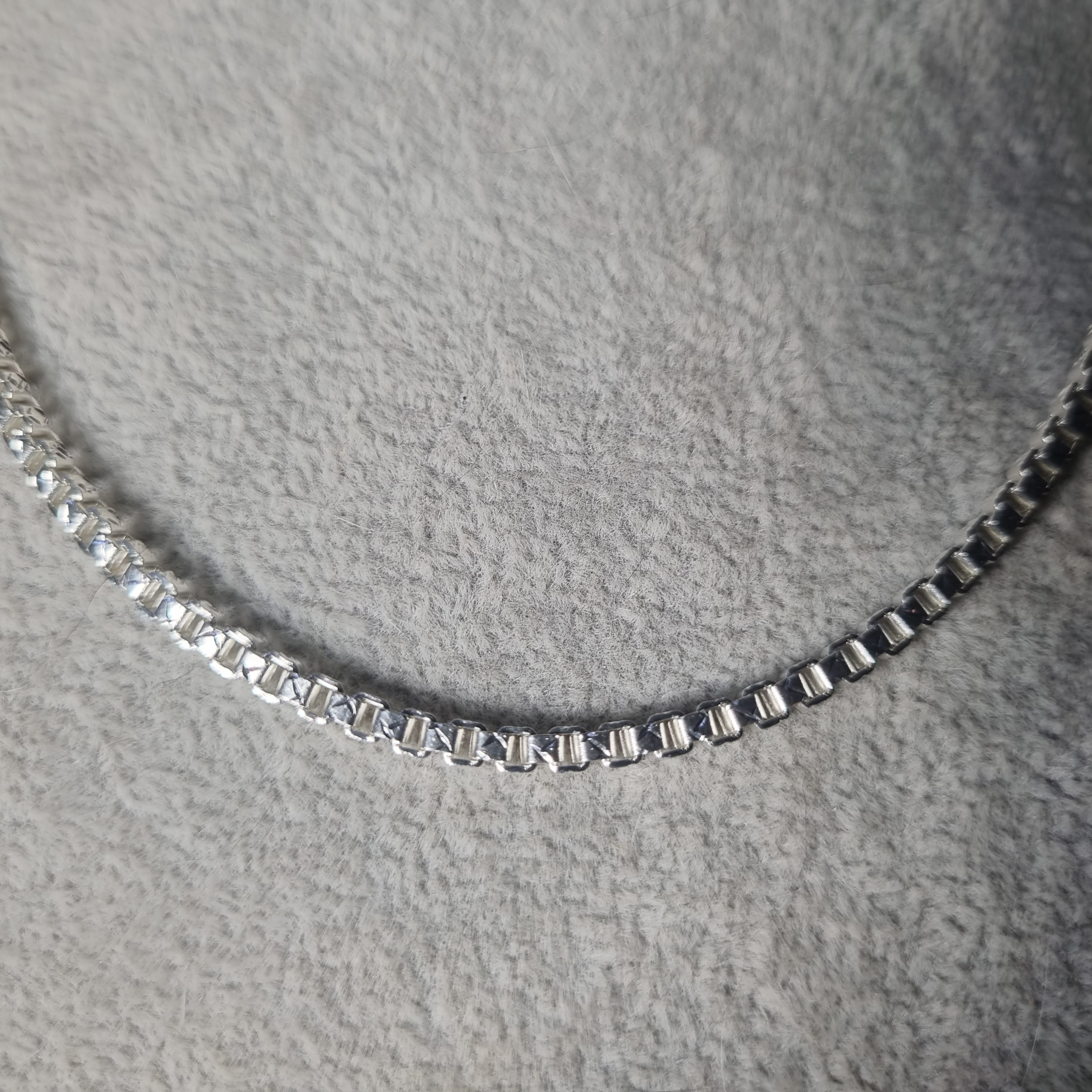 Cadena Veneciana de Plata • 67 cm largo • 2 mm ancho