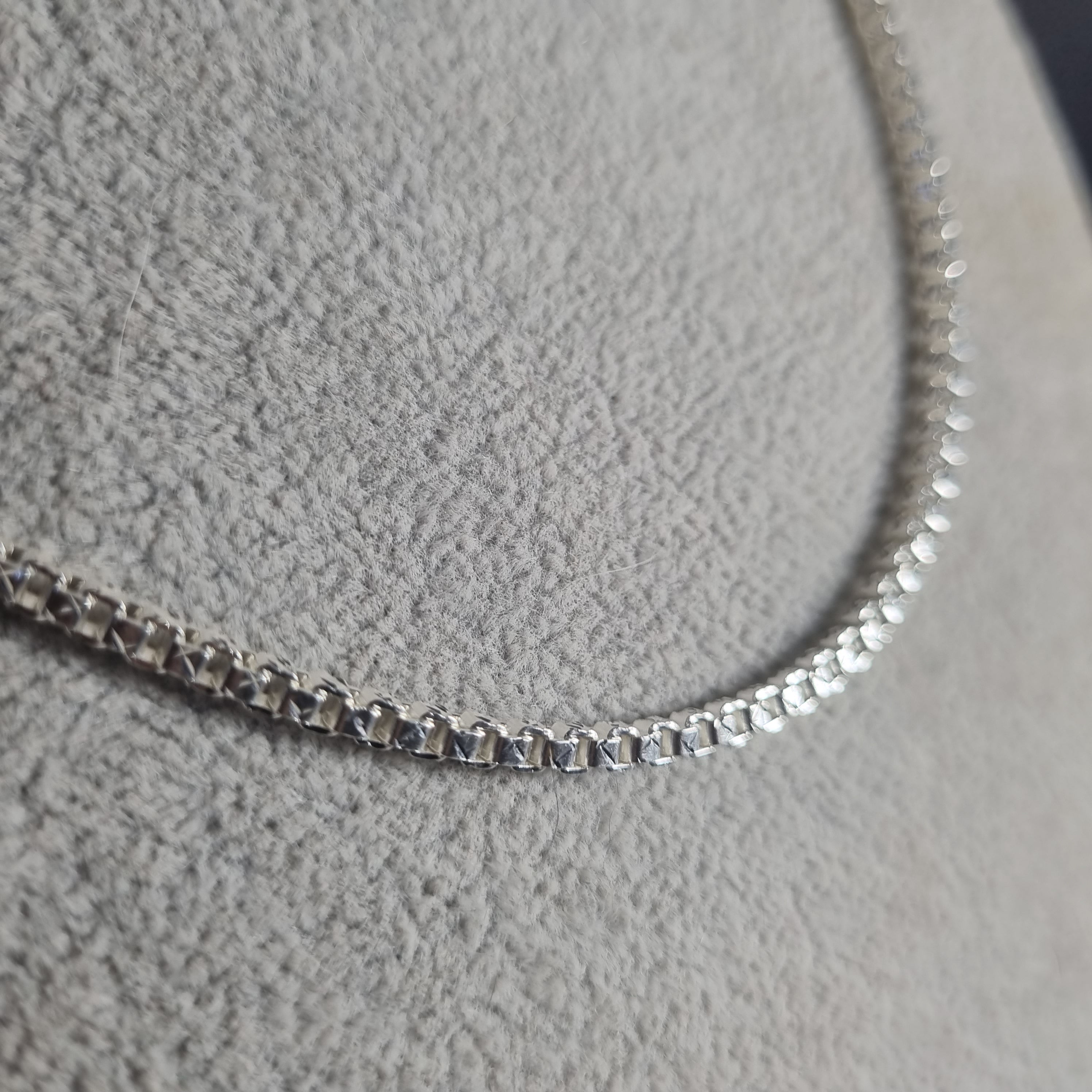 Cadena Veneciana de Plata • 67 cm largo • 2 mm ancho