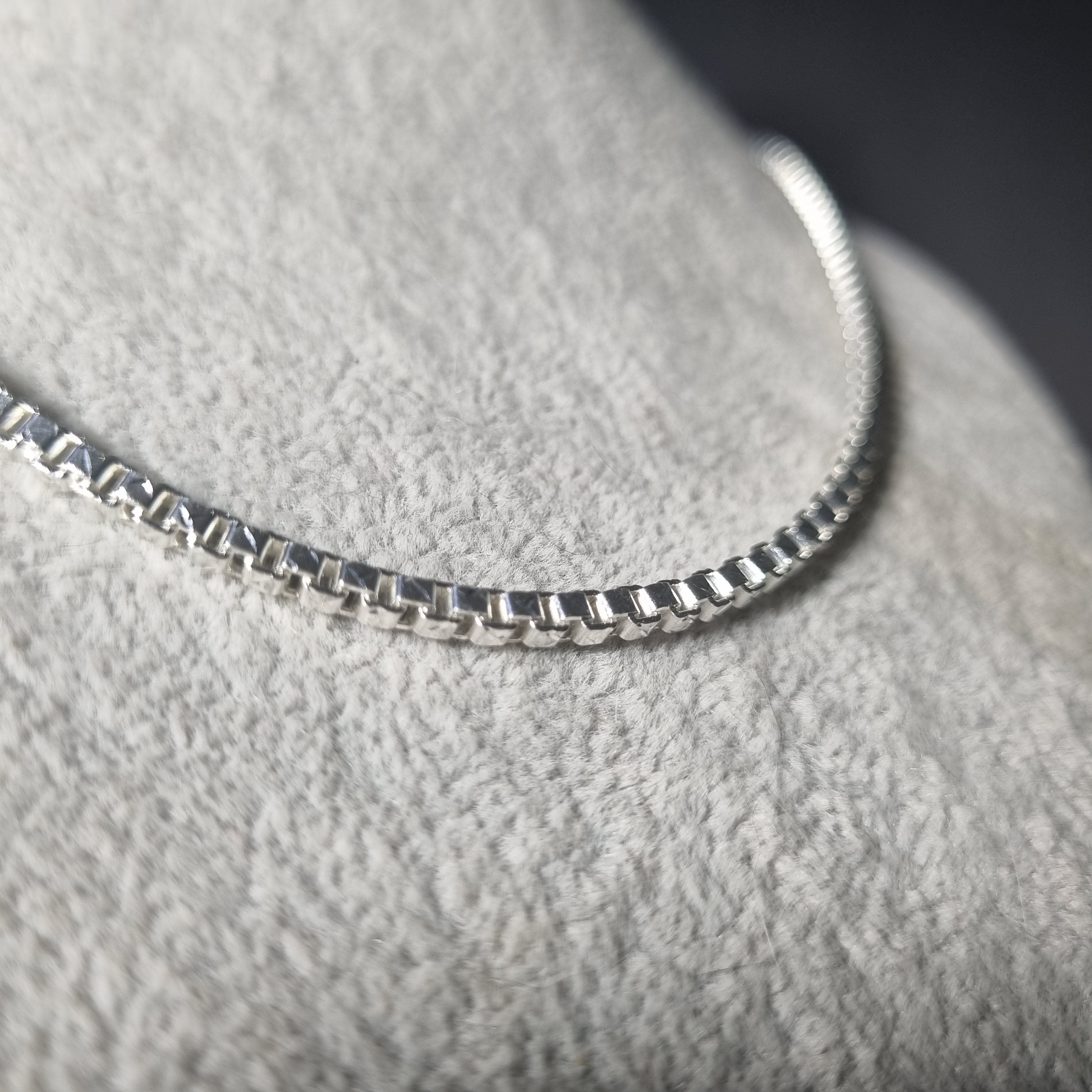 Cadena Veneciana de Plata • 67 cm largo • 2 mm ancho