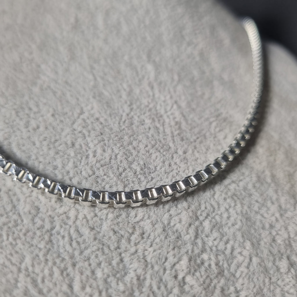 Cadena Veneciana de Plata • 67 cm largo • 2 mm ancho