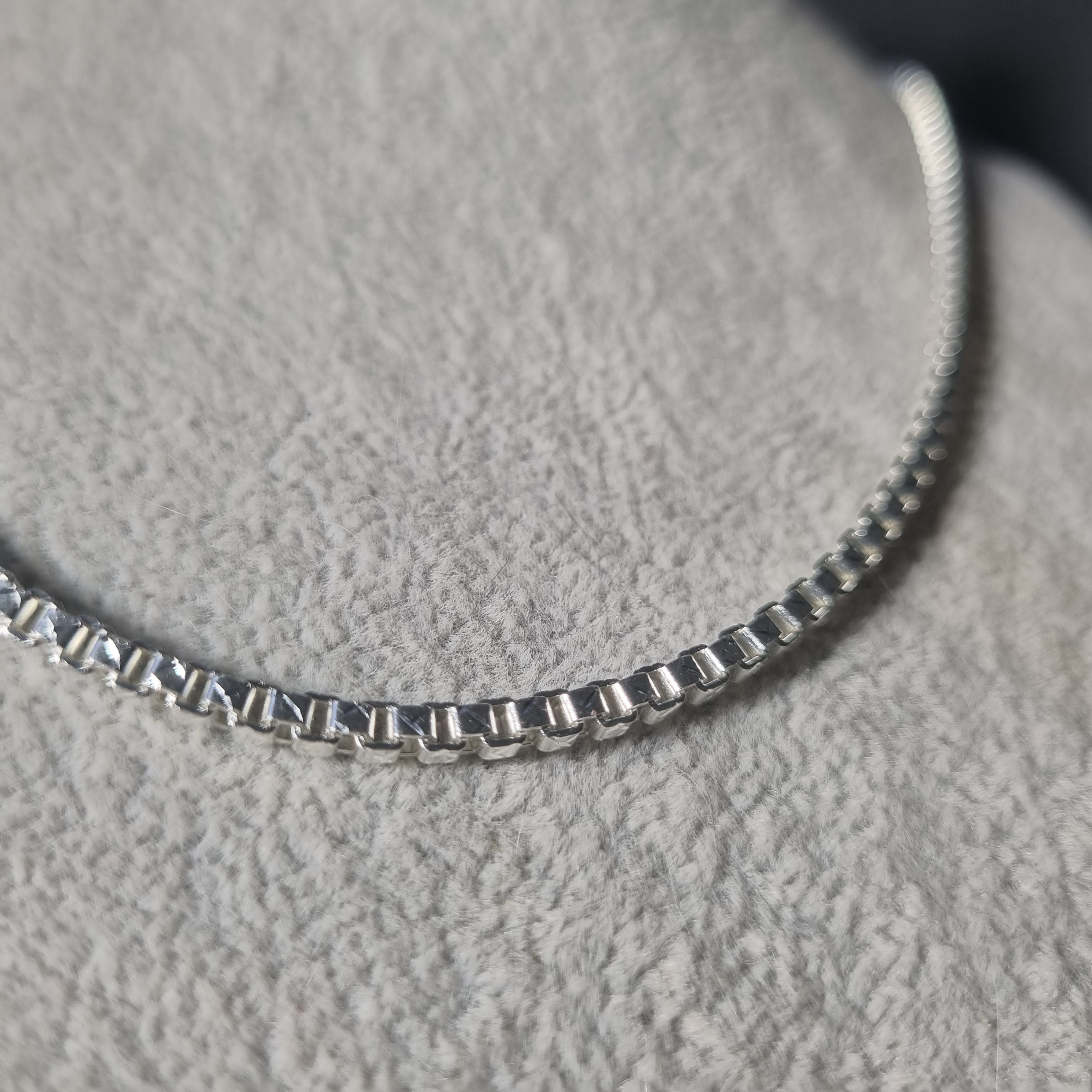 Cadena Veneciana de Plata • 67 cm largo • 2 mm ancho