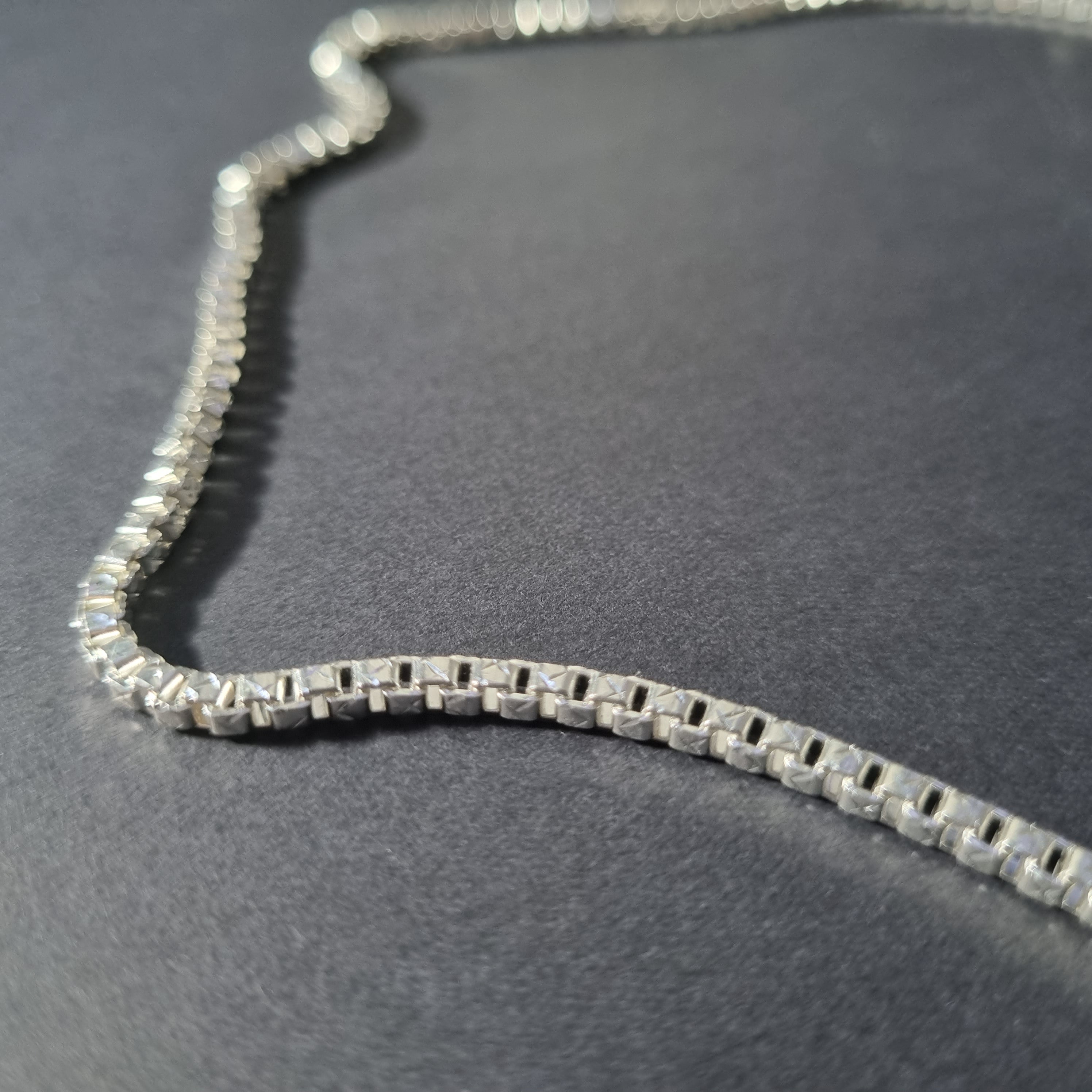 Cadena Veneciana de Plata • 67 cm largo • 2 mm ancho