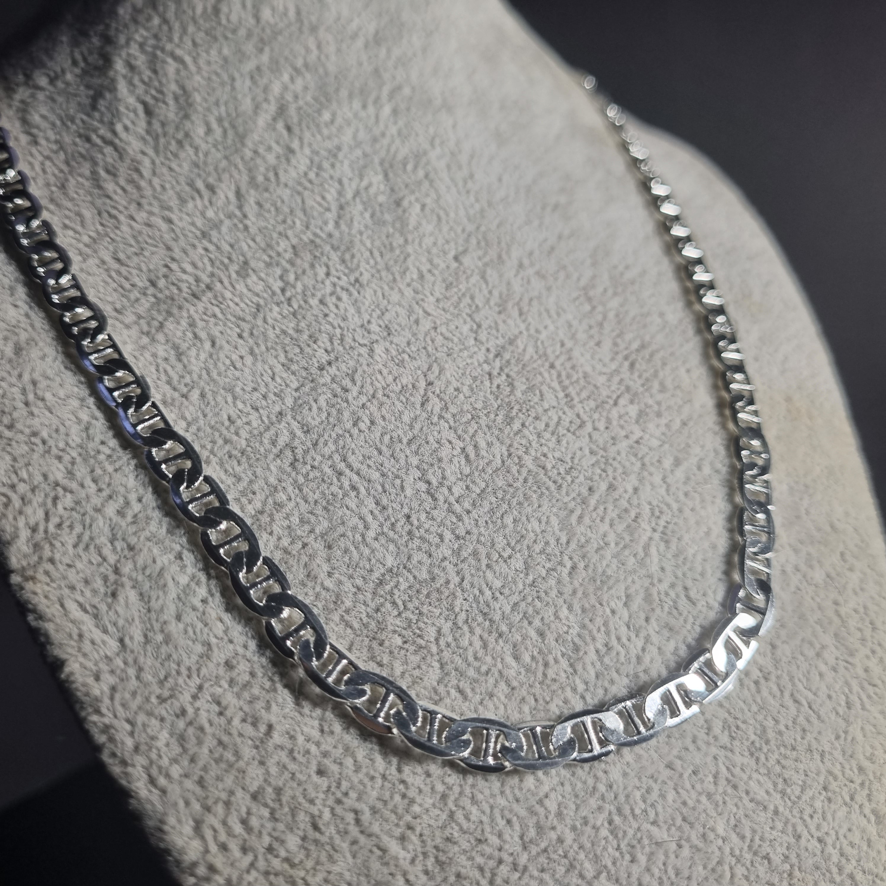 Cadena Gucci de Plata • 68 cm largo • 6 mm ancho