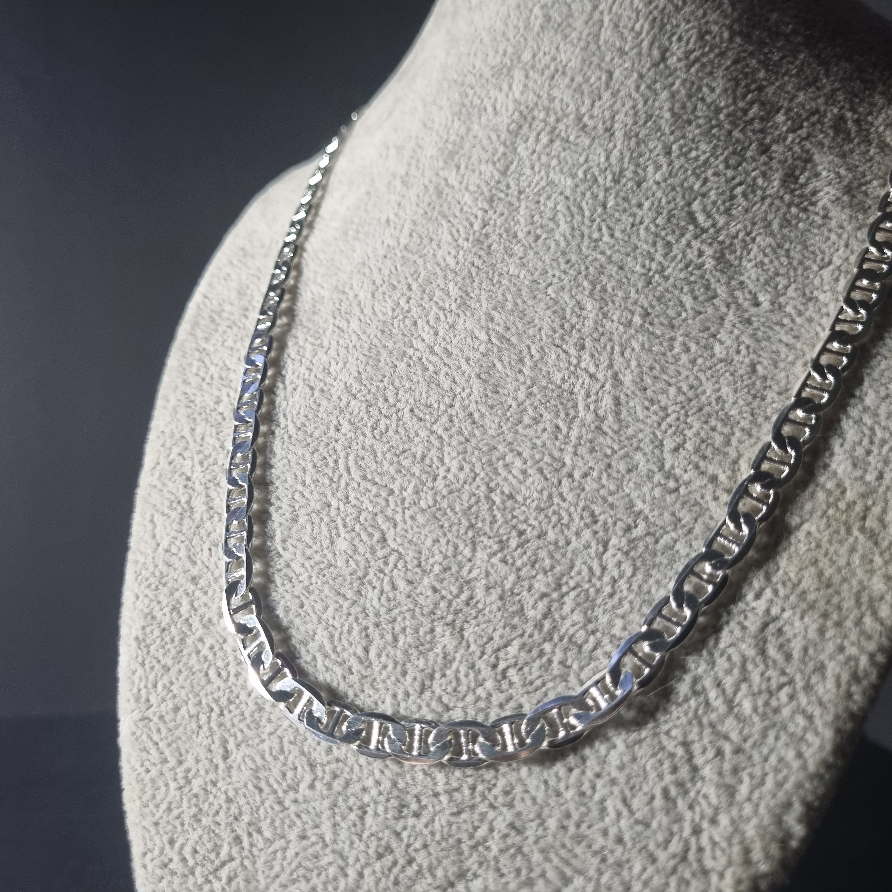 Cadena Gucci de Plata • 68 cm largo • 6 mm ancho