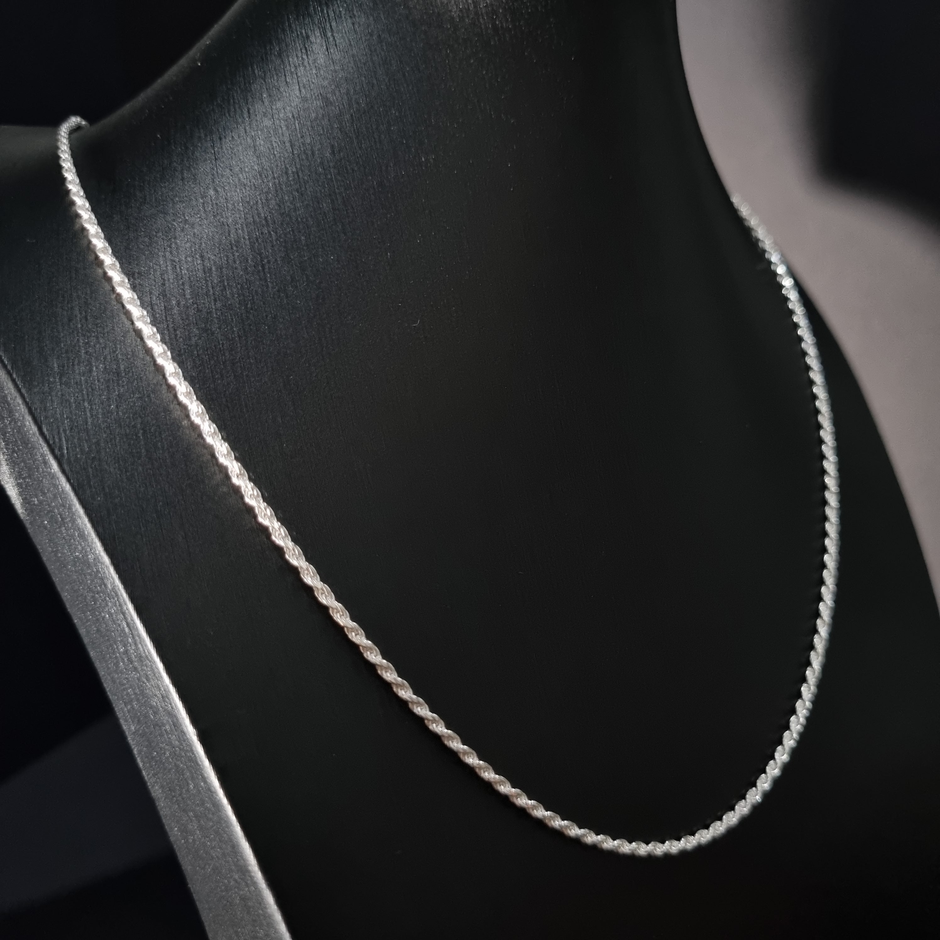 Cadena Tourbillon de Plata • 50 cm largo • 2 mm ancho