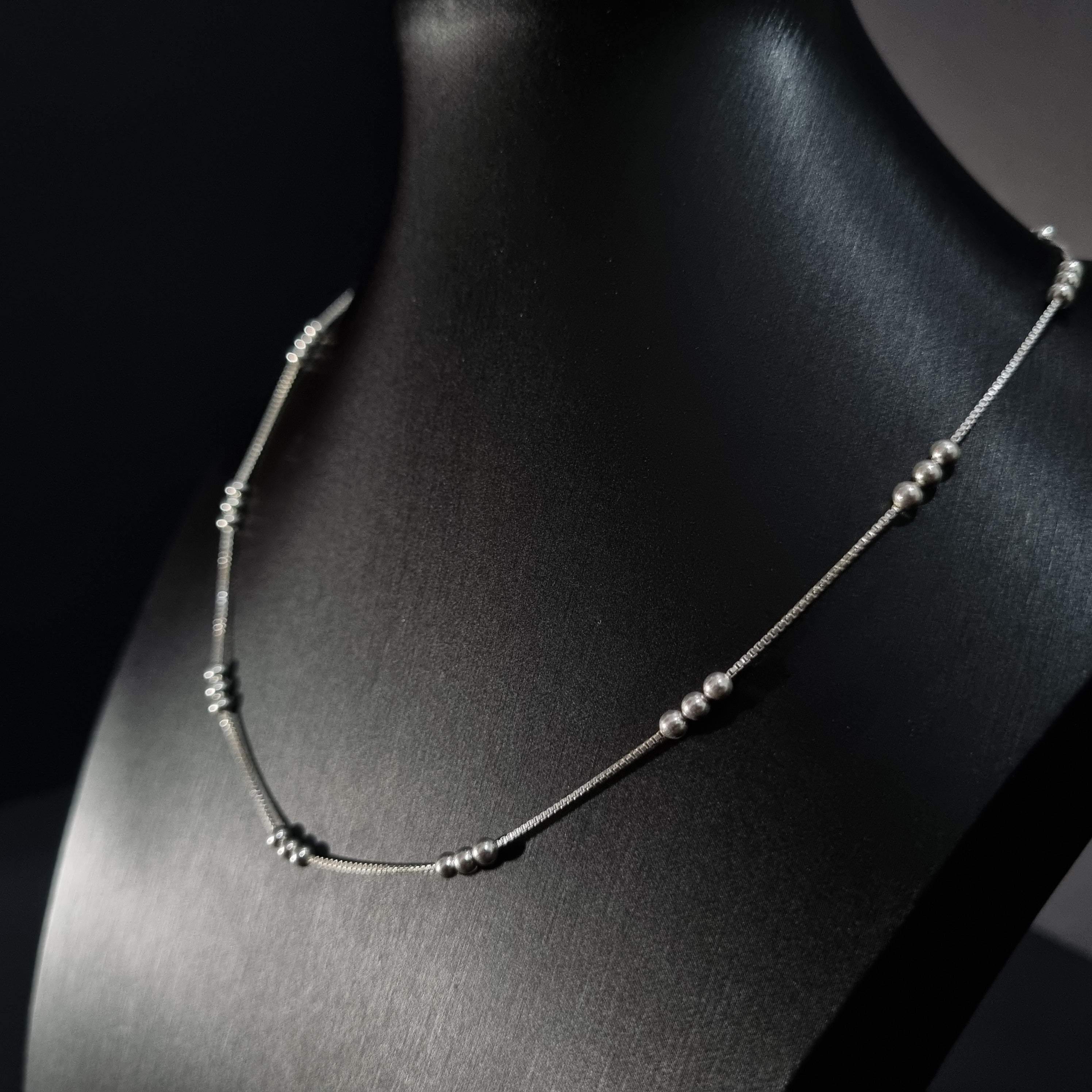 Cadena Veneciana con Triple Perla de Plata • 45 cm largo • 1 mm ancho