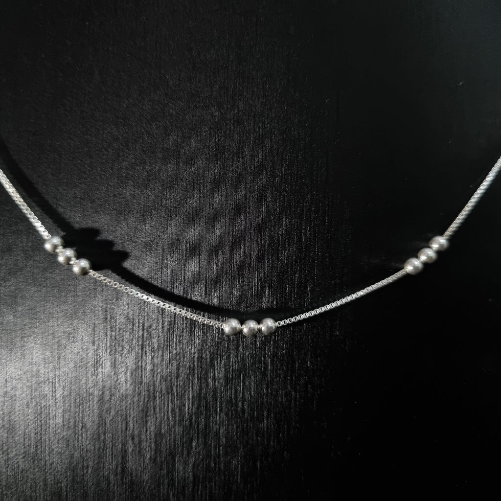 Cadena Veneciana con Triple Perla de Plata • 45 cm largo • 1 mm ancho