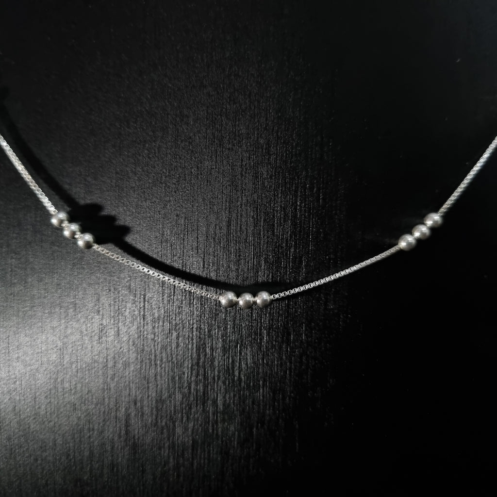 Cadena Veneciana con Triple Perla de Plata • 45 cm largo • 1 mm ancho