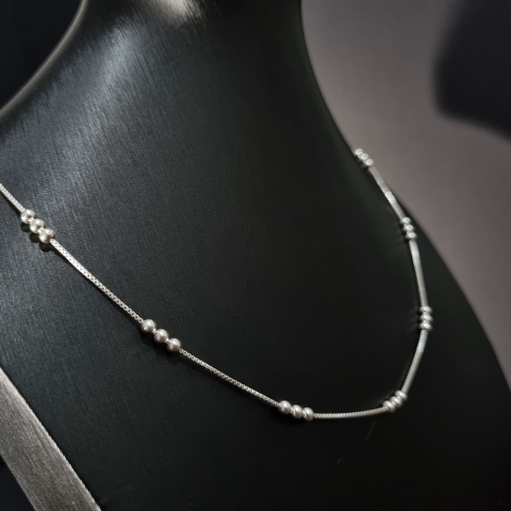 Cadena Veneciana con Triple Perla de Plata • 45 cm largo • 1 mm ancho