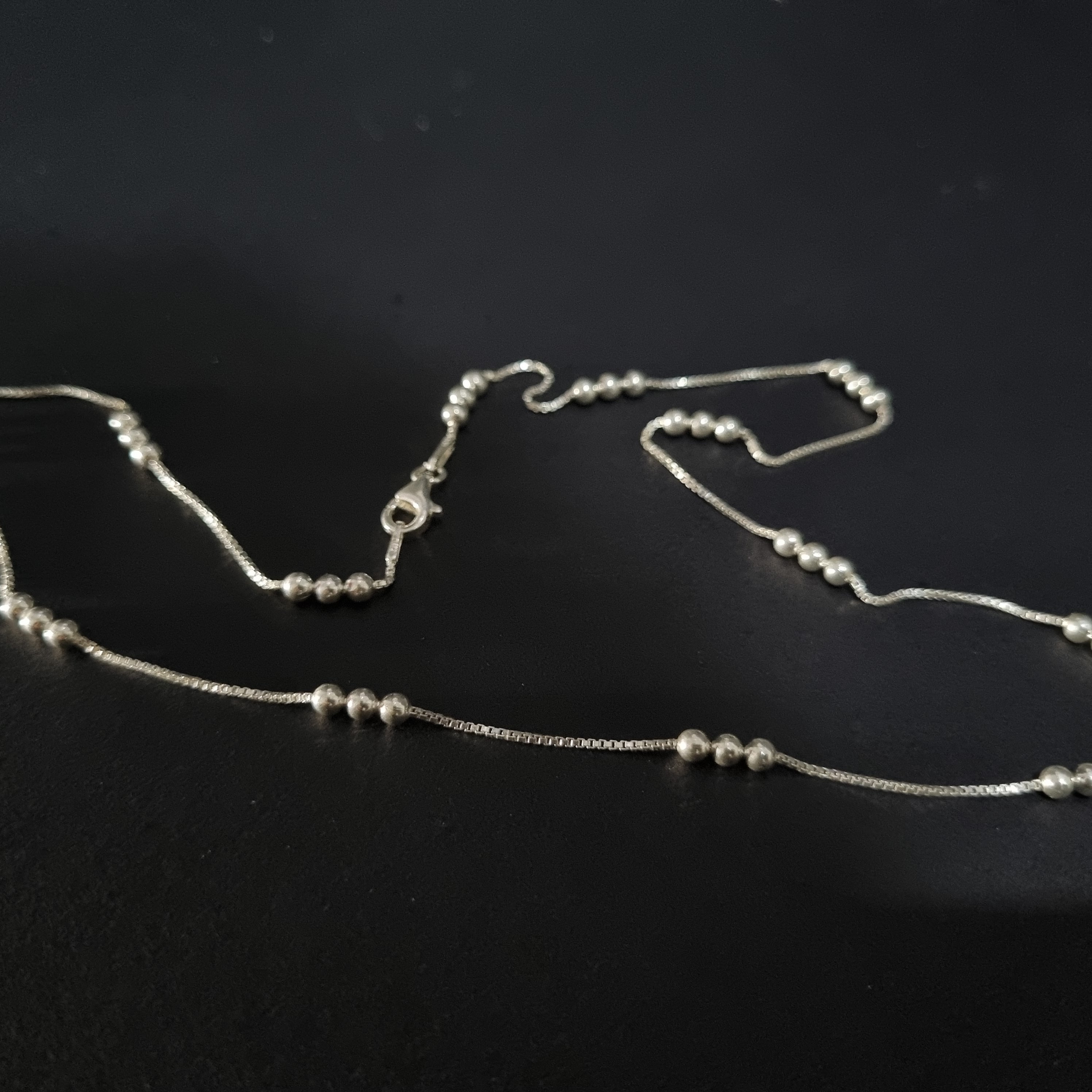 Cadena Veneciana con Triple Perla de Plata • 45 cm largo • 1 mm ancho