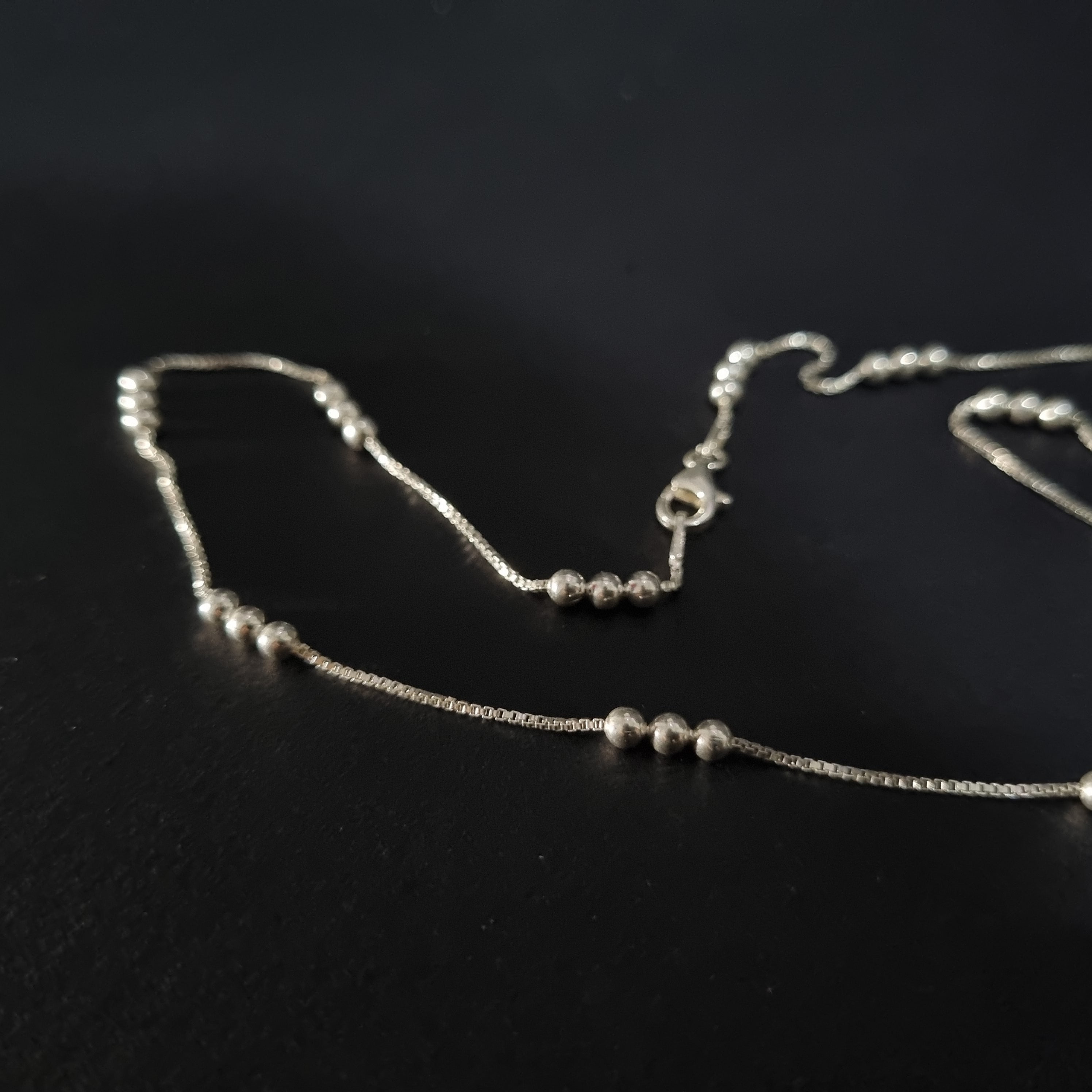 Cadena Veneciana con Triple Perla de Plata • 45 cm largo • 1 mm ancho