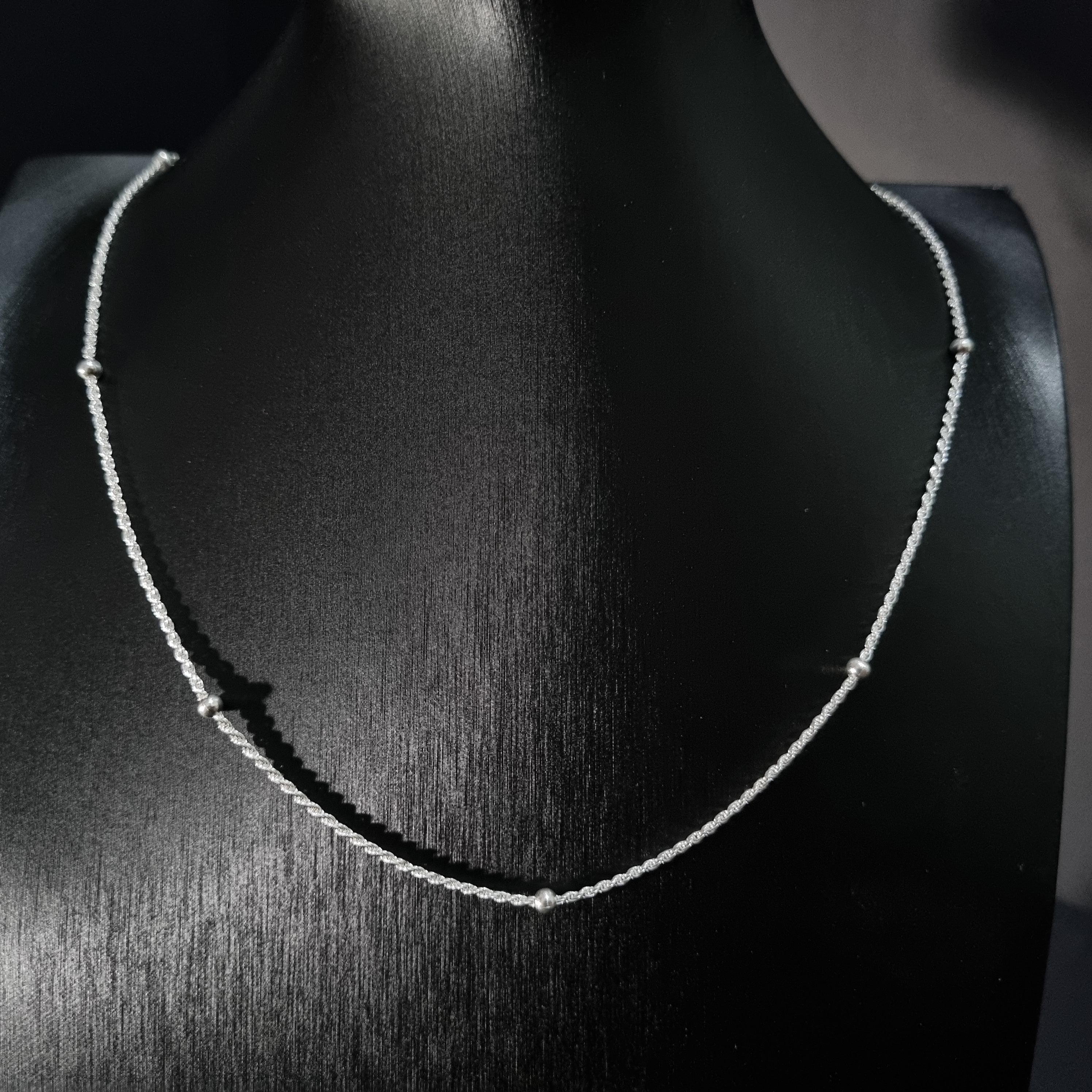 Cadena Tourbillon con Perlas de Plata • 50 cm largo • 1,5 mm ancho