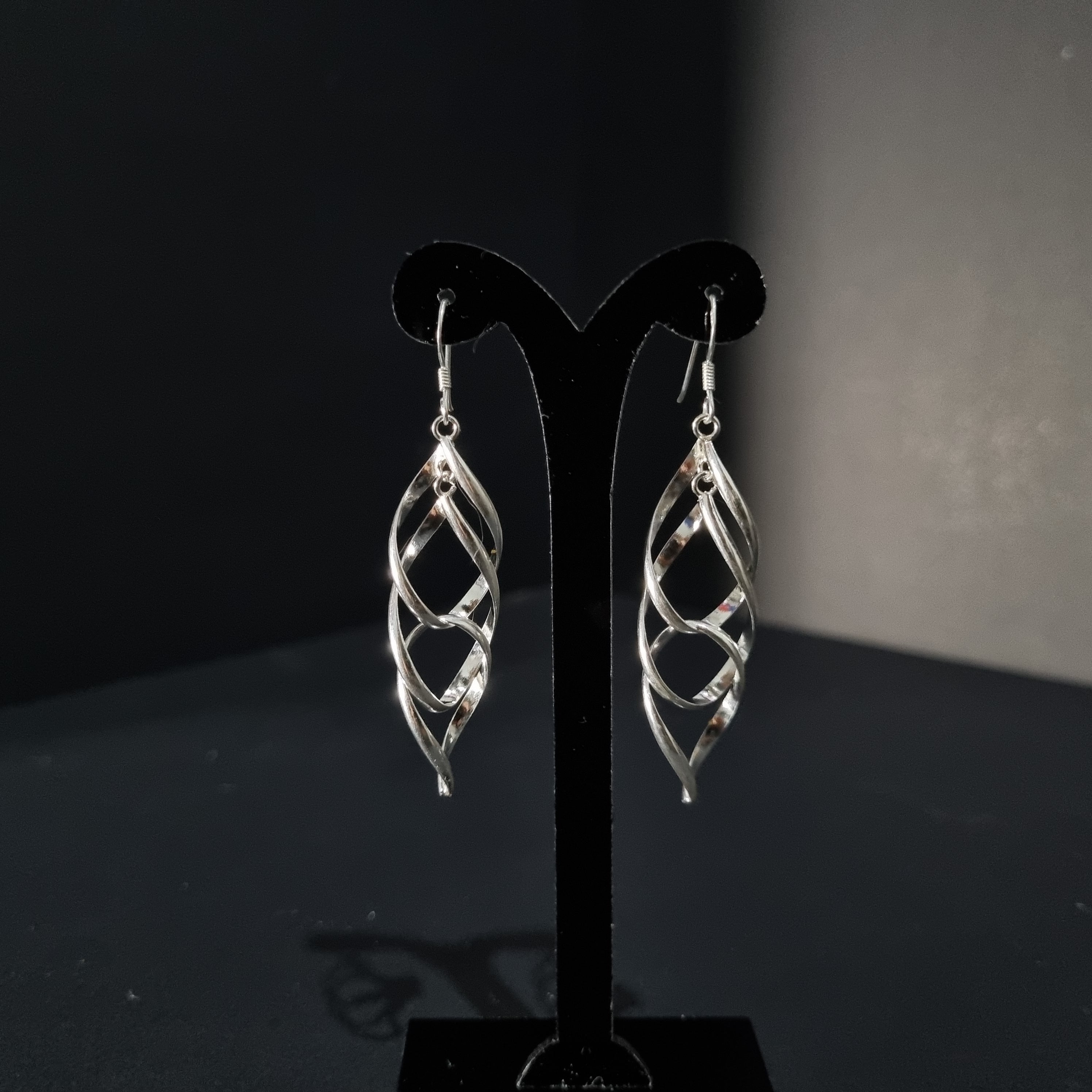 Pendientes Triple Gota de Plata • 6 cm largo • 1,5 mm ancho