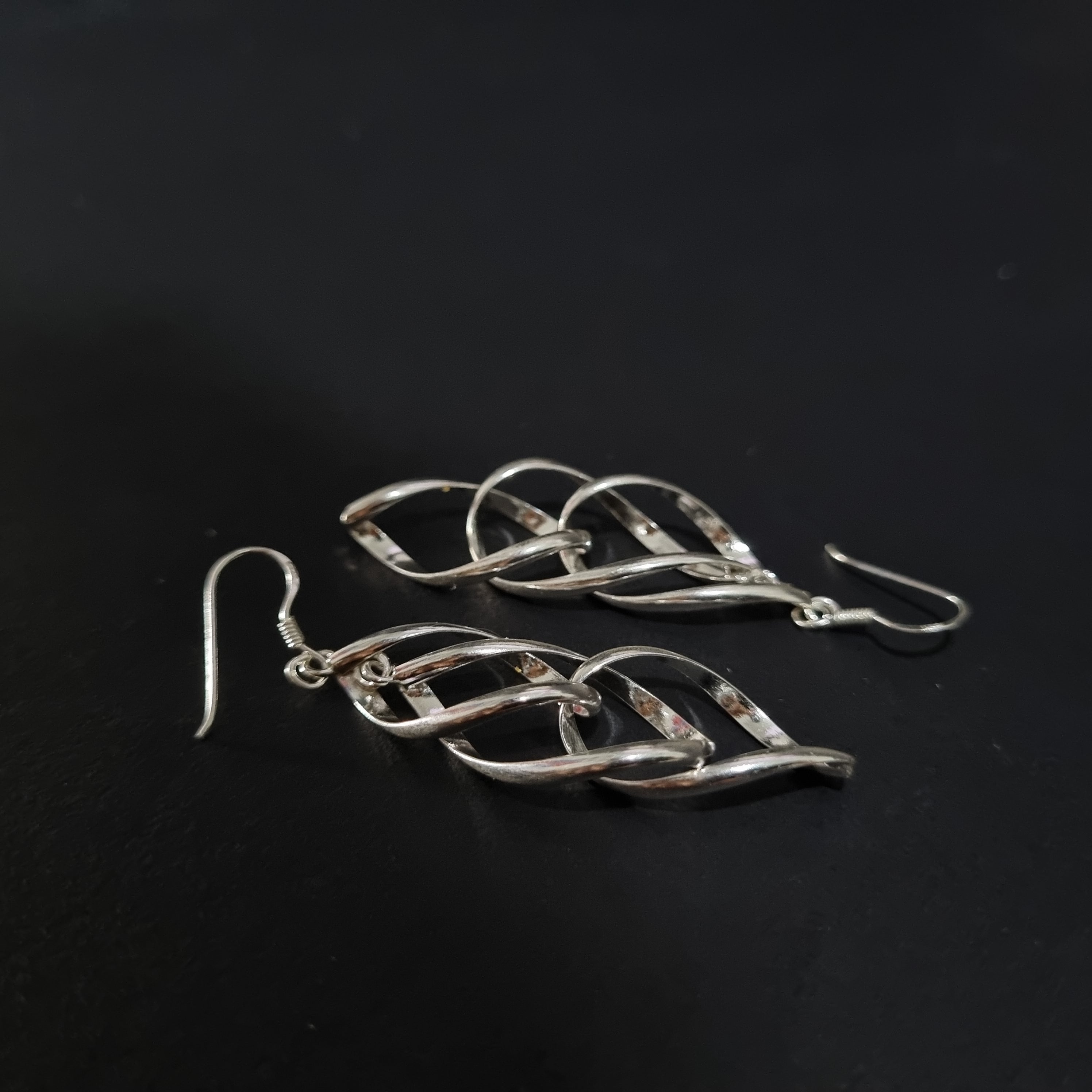 Pendientes Triple Gota de Plata • 6 cm largo • 1,5 mm ancho