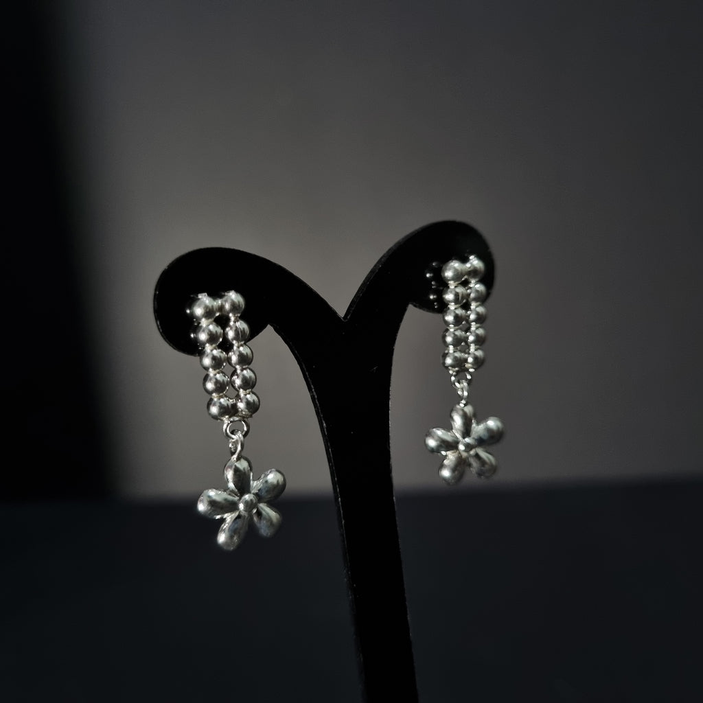 Pendientes Estrellas con Perlas de Plata • 3 cm largo • 11 mm ancho
