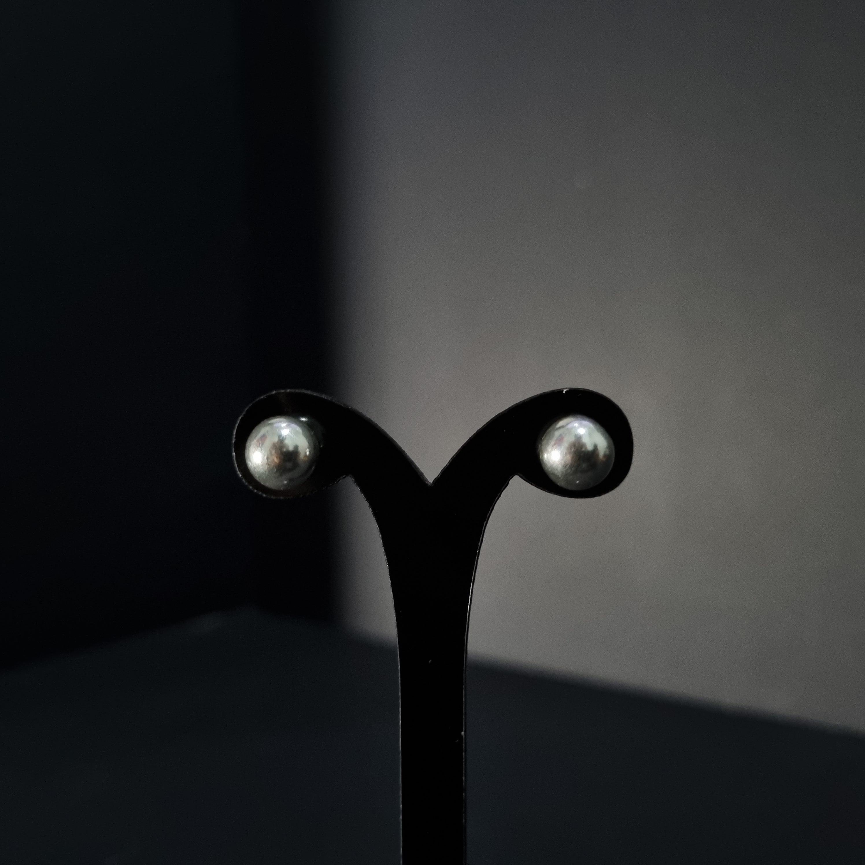 Aros de Perla de Plata • 8 mm largo • 8 mm ancho