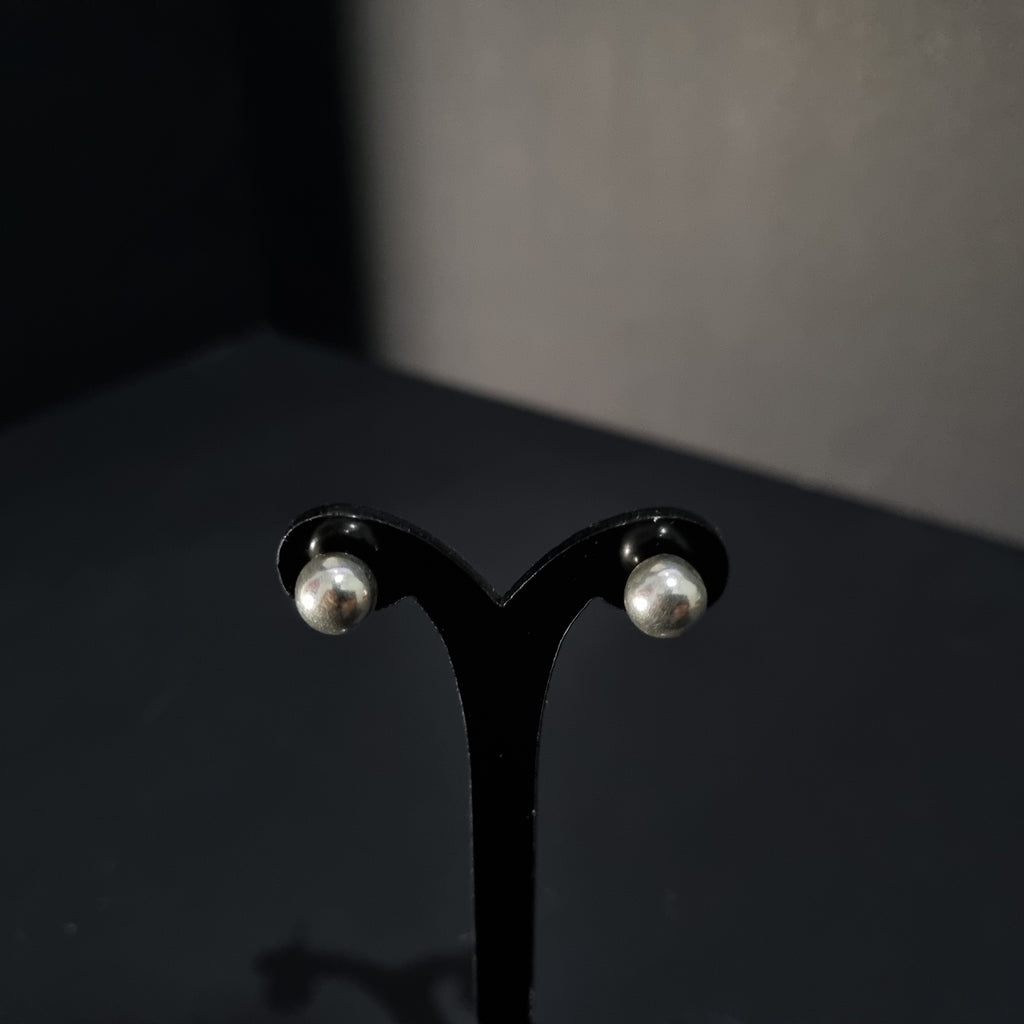 Aros de Perla de Plata • 8 mm largo • 8 mm ancho