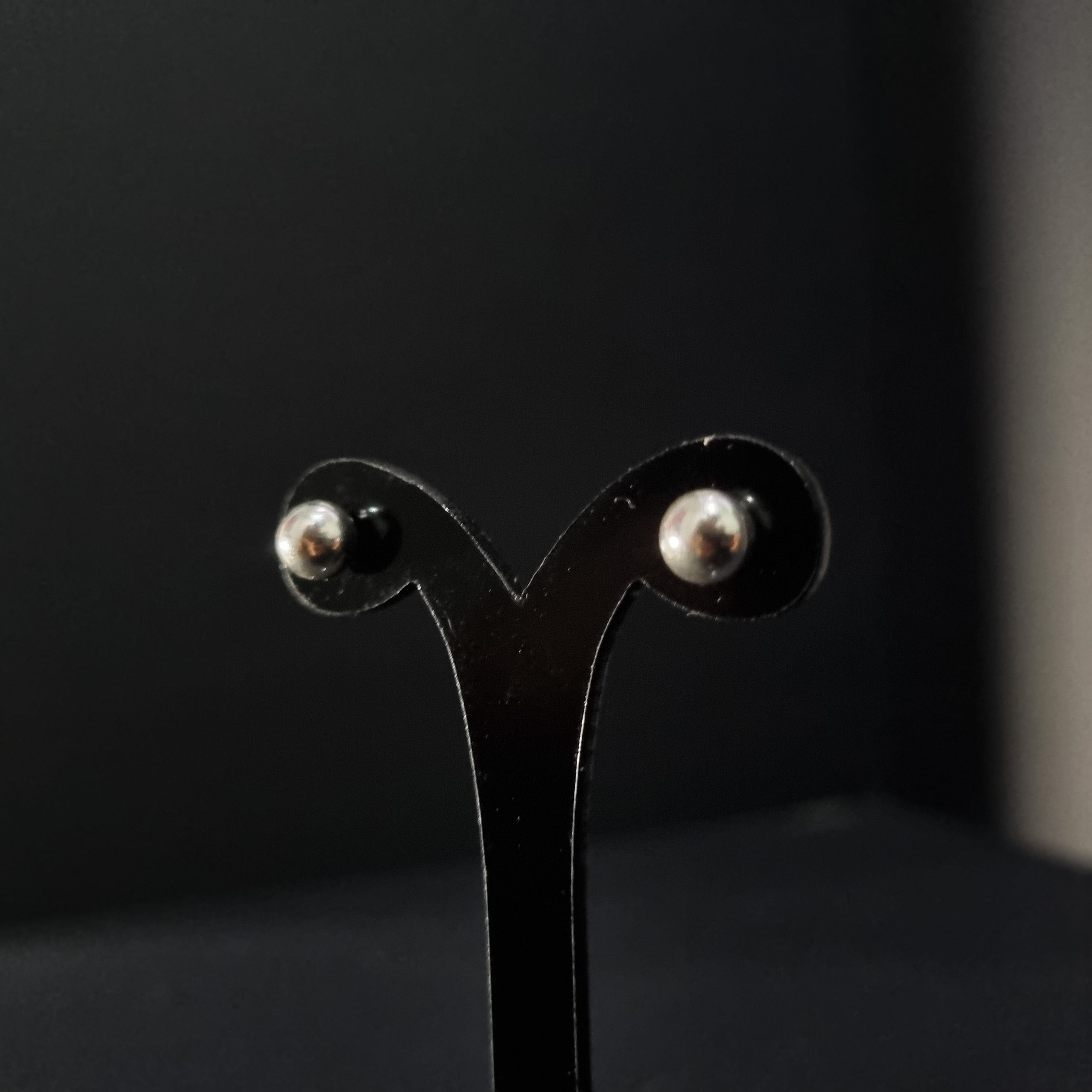 Aros de Perla de Plata • 6 mm largo • 6 mm ancho